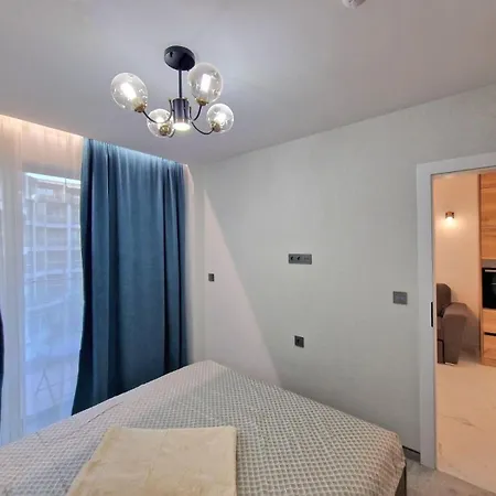 Apartment Sweet 9 *