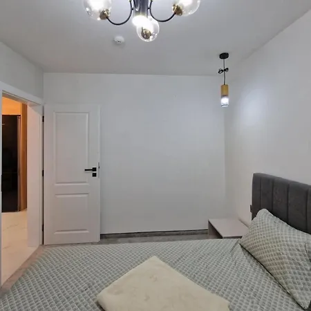 Apartment Sweet 9 *