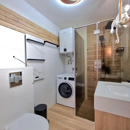 Apartment Sweet 9